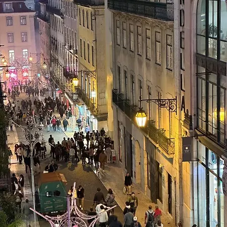 Charm And Comfort, In The Heart Of Chiado דירה ליסבון