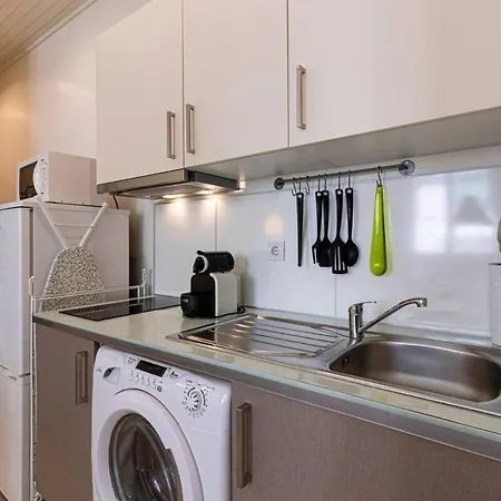 Charm And Comfort, In The Heart Of Chiado דירה