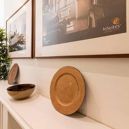 Apartment Charm And Comfort, In The Heart Of Chiado Lissabon