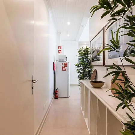 Charm And Comfort, In The Heart Of Chiado * Lissabon